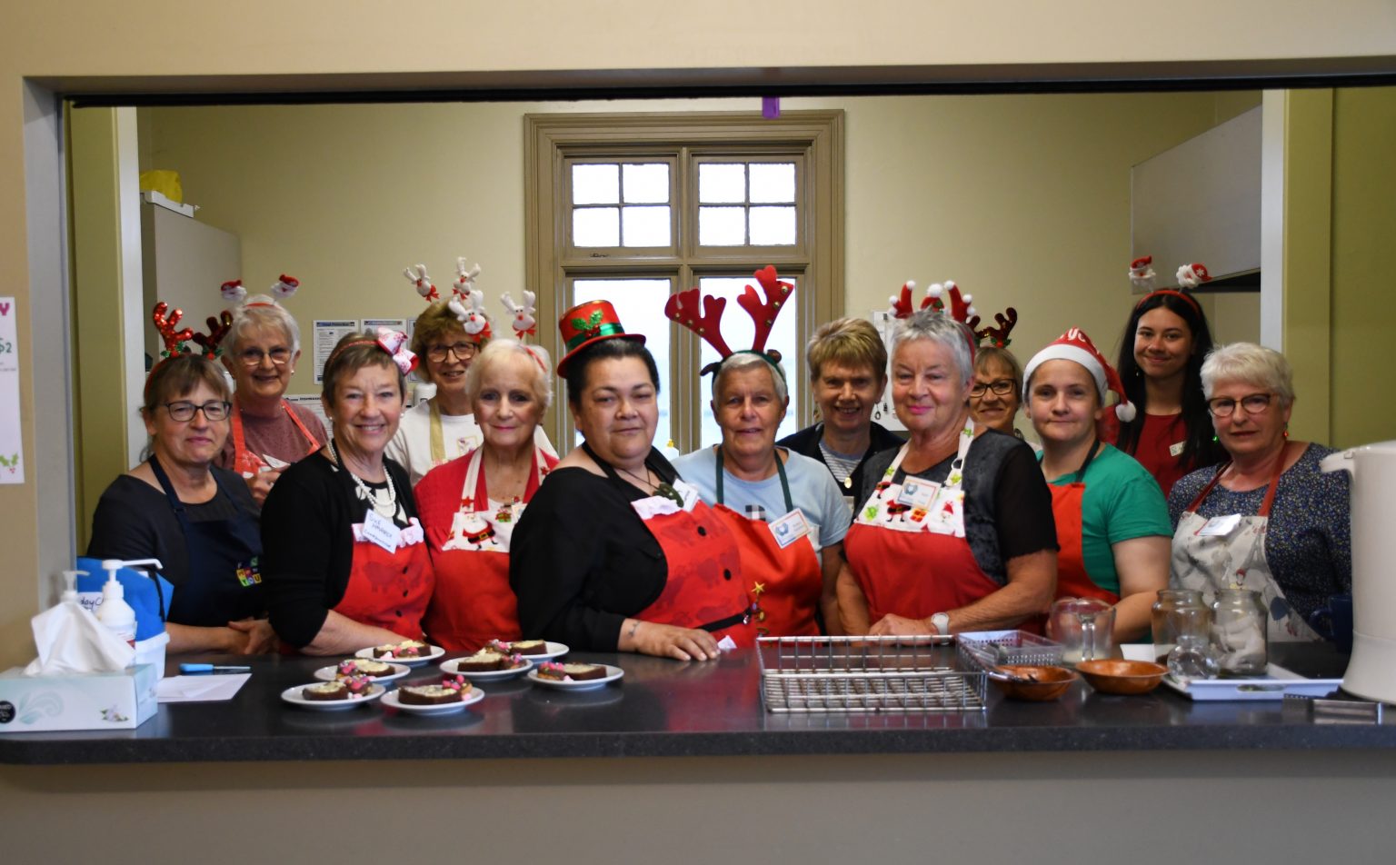‘Amazing’ volunteers host Christmas dinner Timaru Courier